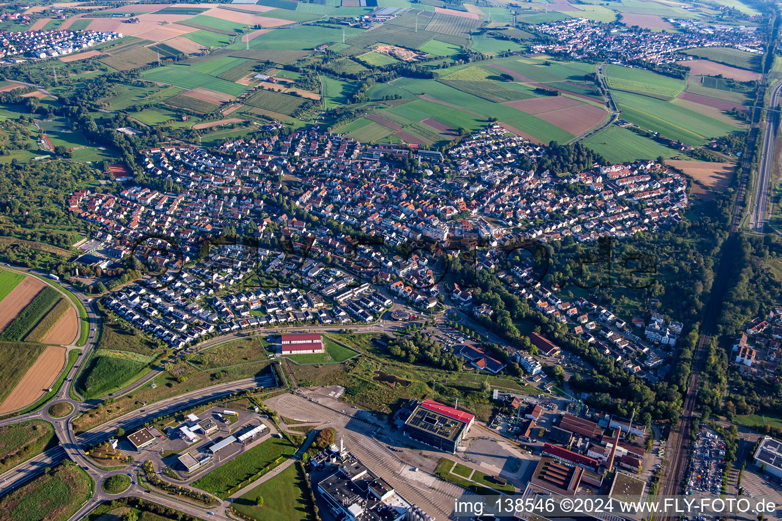 Vue aérienne de Du sud à Leutenbach dans le département Bade-Wurtemberg, Allemagne