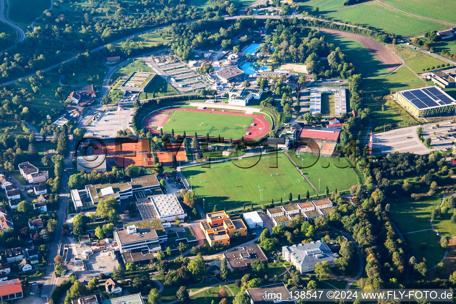 Vue aérienne de Parc sportif SV Winnenden 1848 eV et FC Winnenden eV à Winnenden dans le département Bade-Wurtemberg, Allemagne