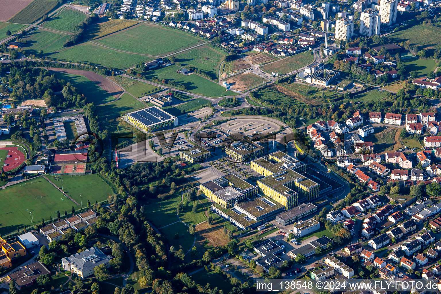 Vue aérienne de Cliniques Rems Murr et AWO Kinderhaus Zipfelbach à Winnenden dans le département Bade-Wurtemberg, Allemagne