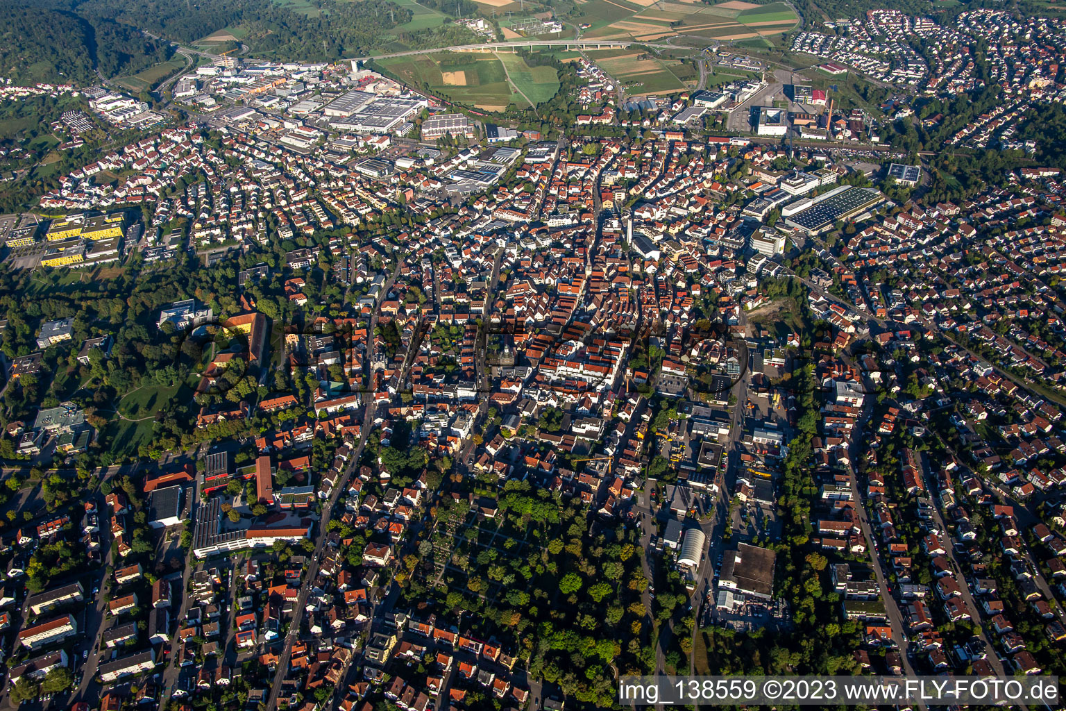 Vue aérienne de Du nord-est à Winnenden dans le département Bade-Wurtemberg, Allemagne