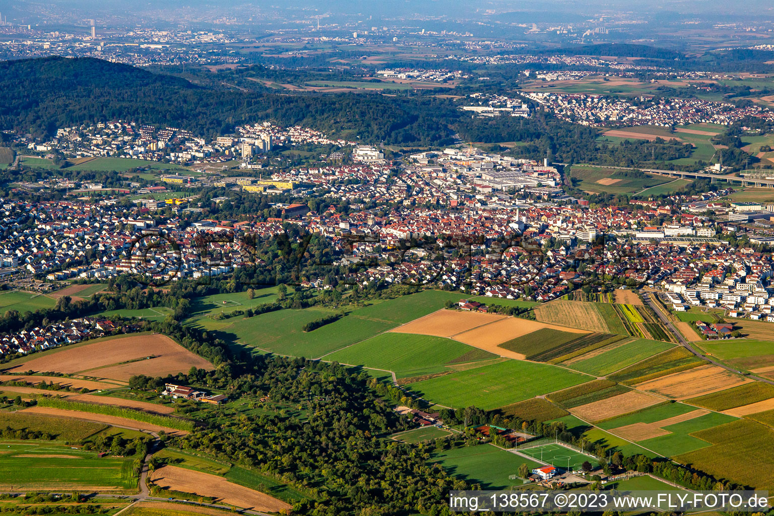 Vue aérienne de Du nord-est à Winnenden dans le département Bade-Wurtemberg, Allemagne