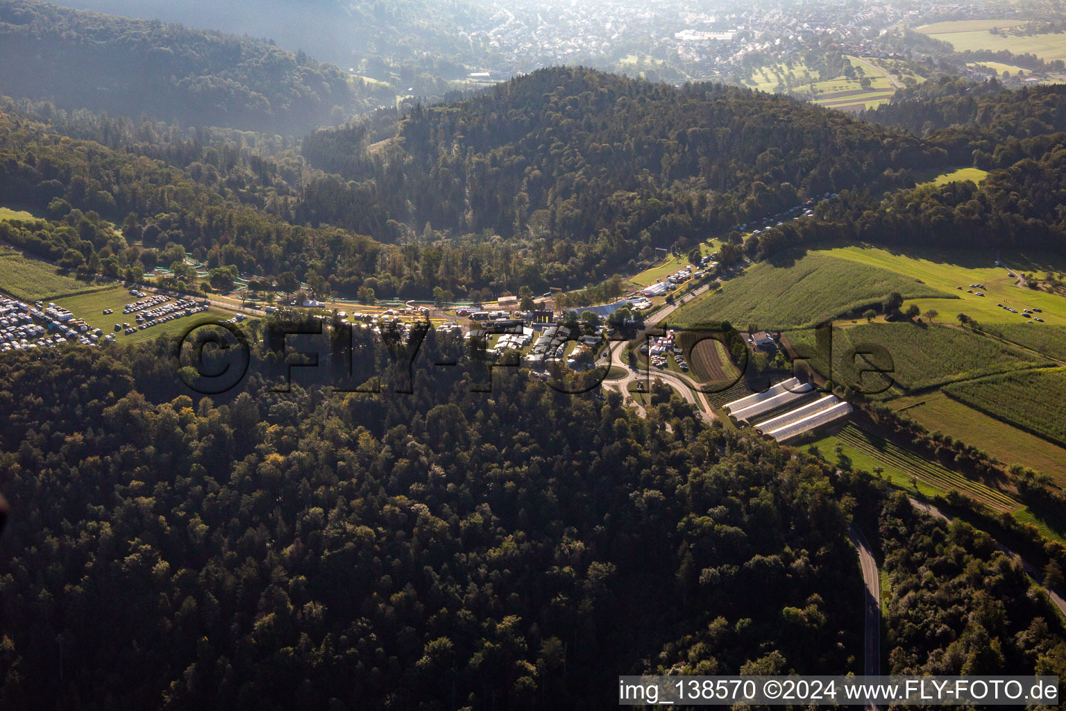 Vue aérienne de 61e CHAMPIONNAT DU MONDE FIM SIDECARCROSS de motocross Rudersberger Sidecar 2023 du MSC Wieslauftal eV Motocross à le quartier Königsbronnhof in Rudersberg dans le département Bade-Wurtemberg, Allemagne