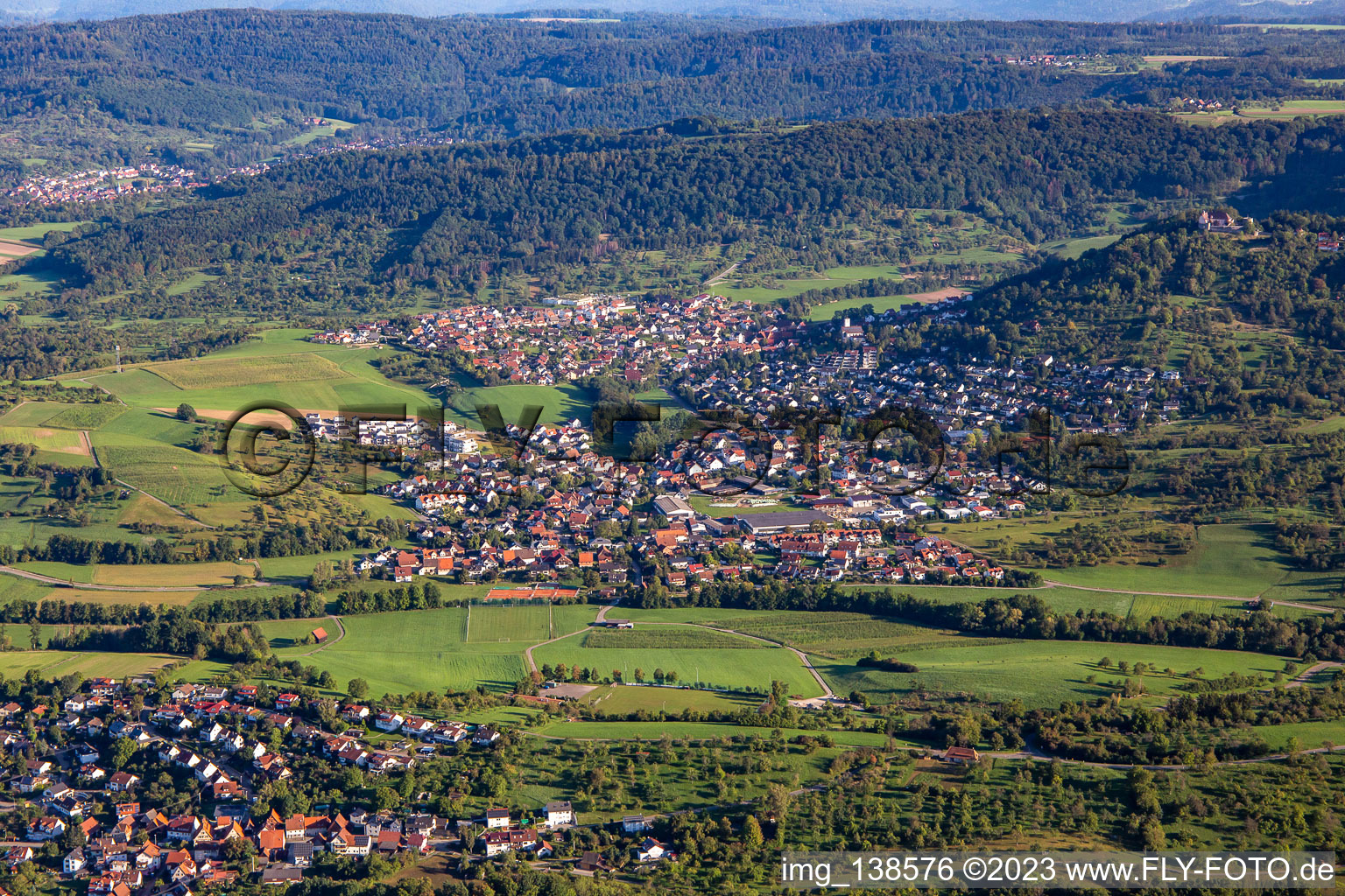 Vue aérienne de Quartier Lippoldsweiler in Auenwald dans le département Bade-Wurtemberg, Allemagne
