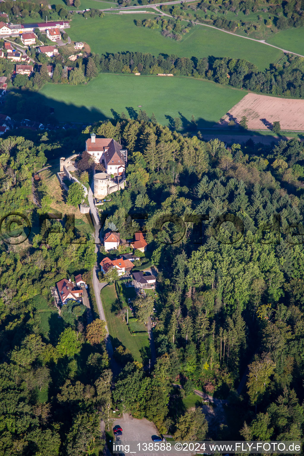 Vue aérienne de Château d'Ebersberg à le quartier Lippoldsweiler in Auenwald dans le département Bade-Wurtemberg, Allemagne