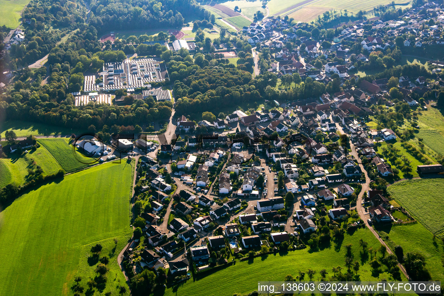 Vue aérienne de Quartier Cottenweiler in Weissach im Tal dans le département Bade-Wurtemberg, Allemagne