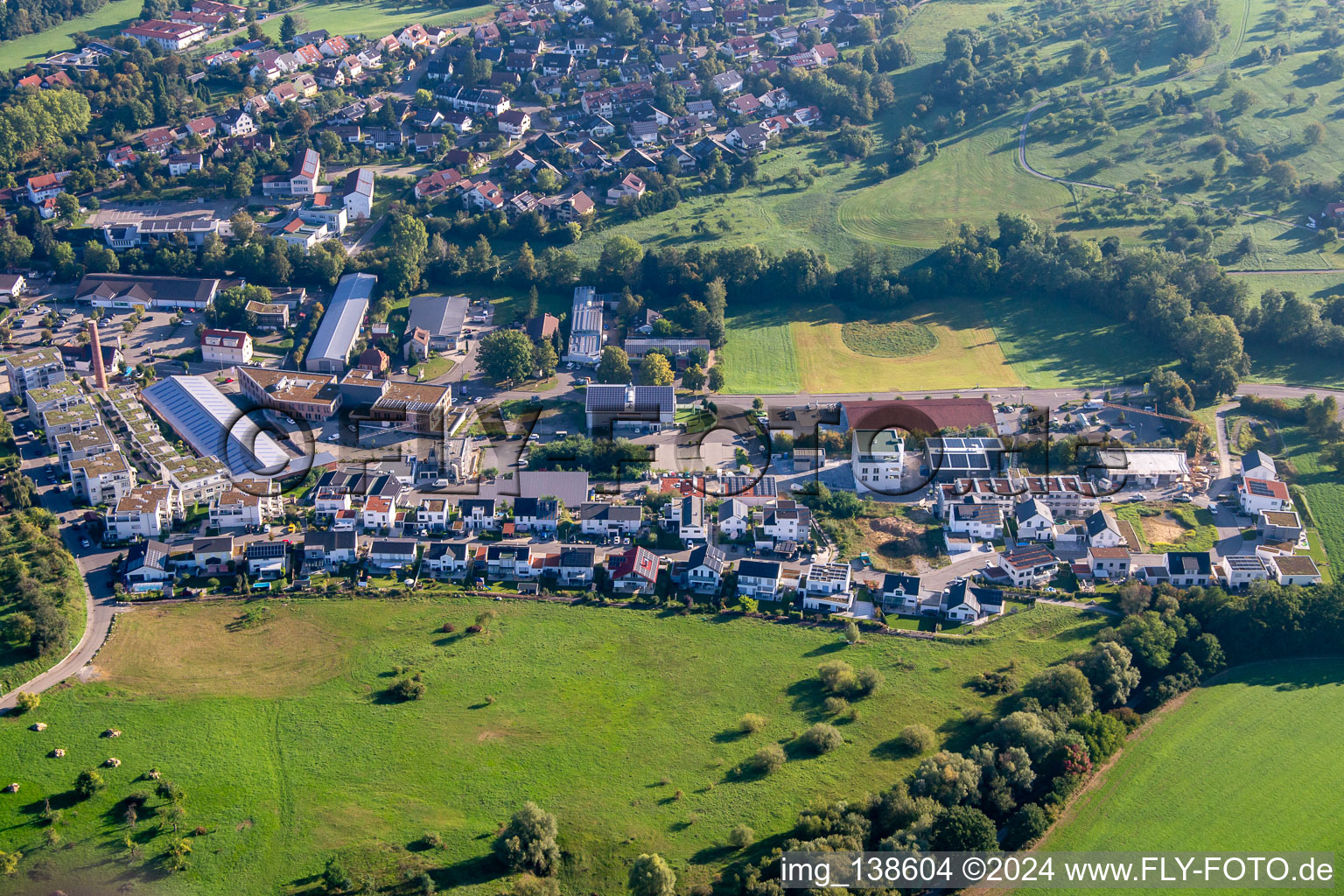 Vue aérienne de Dur à le quartier Unterweissach in Weissach im Tal dans le département Bade-Wurtemberg, Allemagne