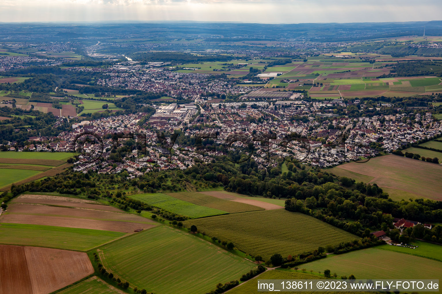 Vue aérienne de De l'est à le quartier Steinheim am der Murr in Steinheim an der Murr dans le département Bade-Wurtemberg, Allemagne