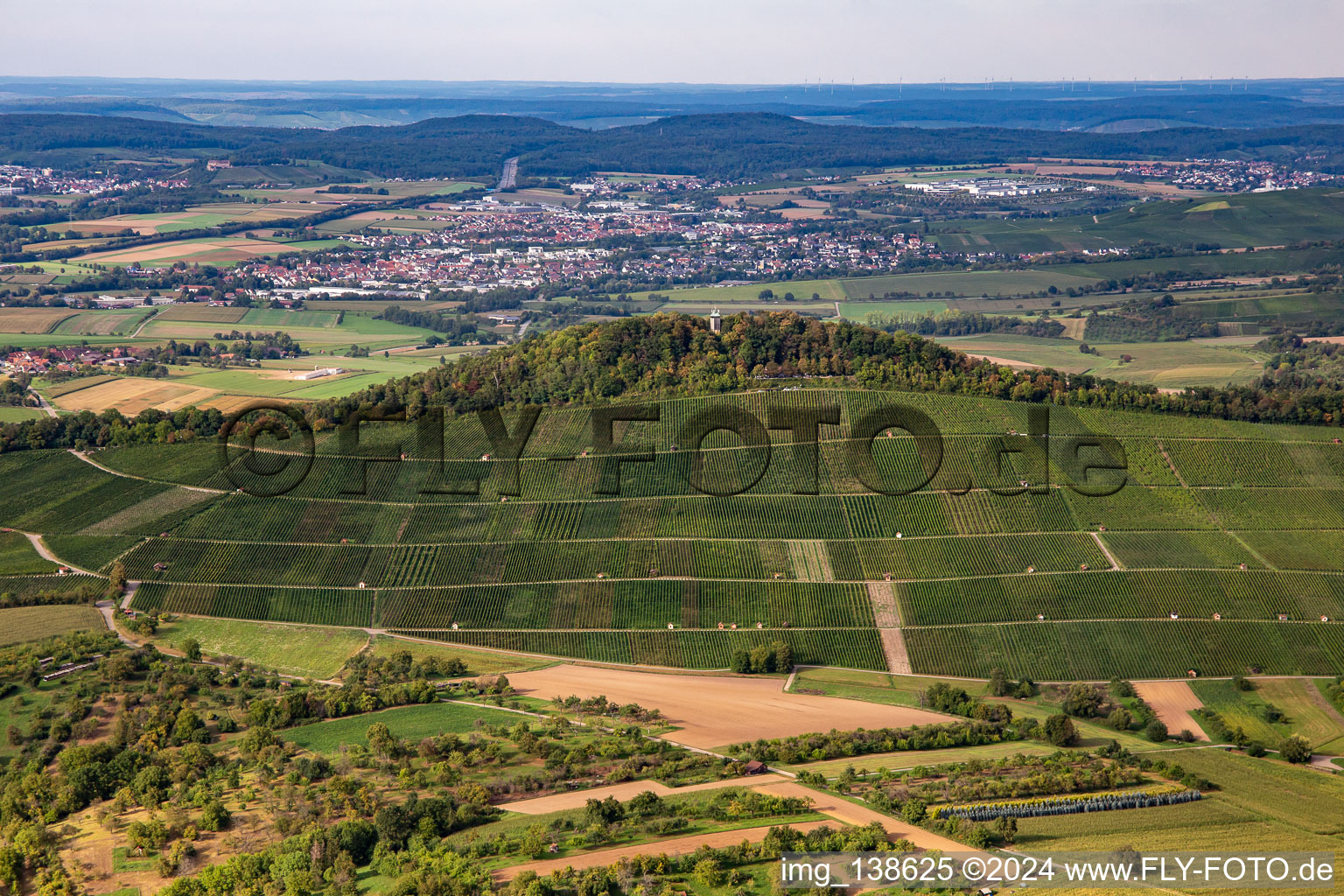 Vue aérienne de Vignoble Wunnenstein à le quartier Winzerhausen in Großbottwar dans le département Bade-Wurtemberg, Allemagne