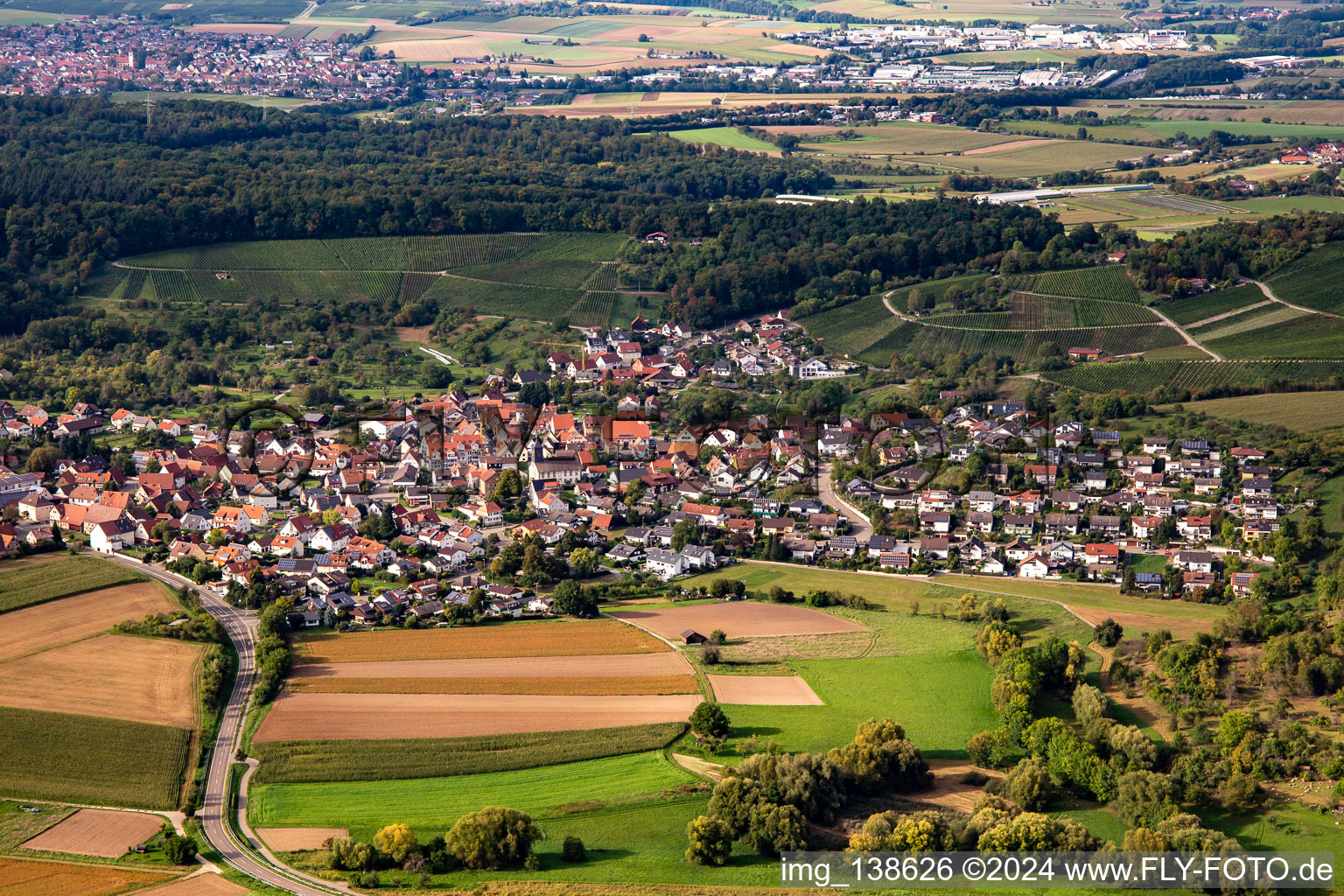 Vue aérienne de Du sud à le quartier Winzerhausen in Großbottwar dans le département Bade-Wurtemberg, Allemagne