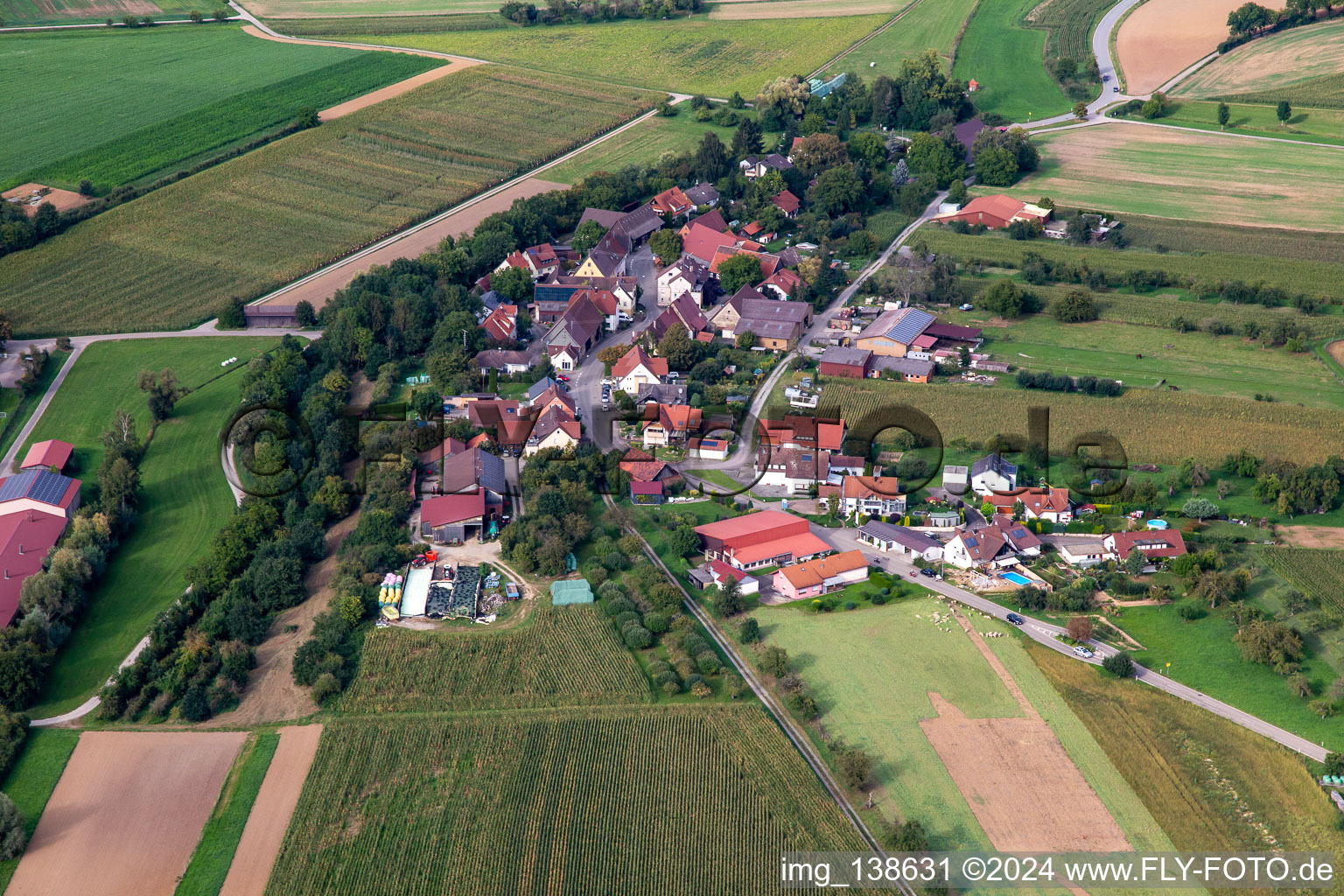 Vue aérienne de Abstetterhof à le quartier Auenstein in Ilsfeld dans le département Bade-Wurtemberg, Allemagne