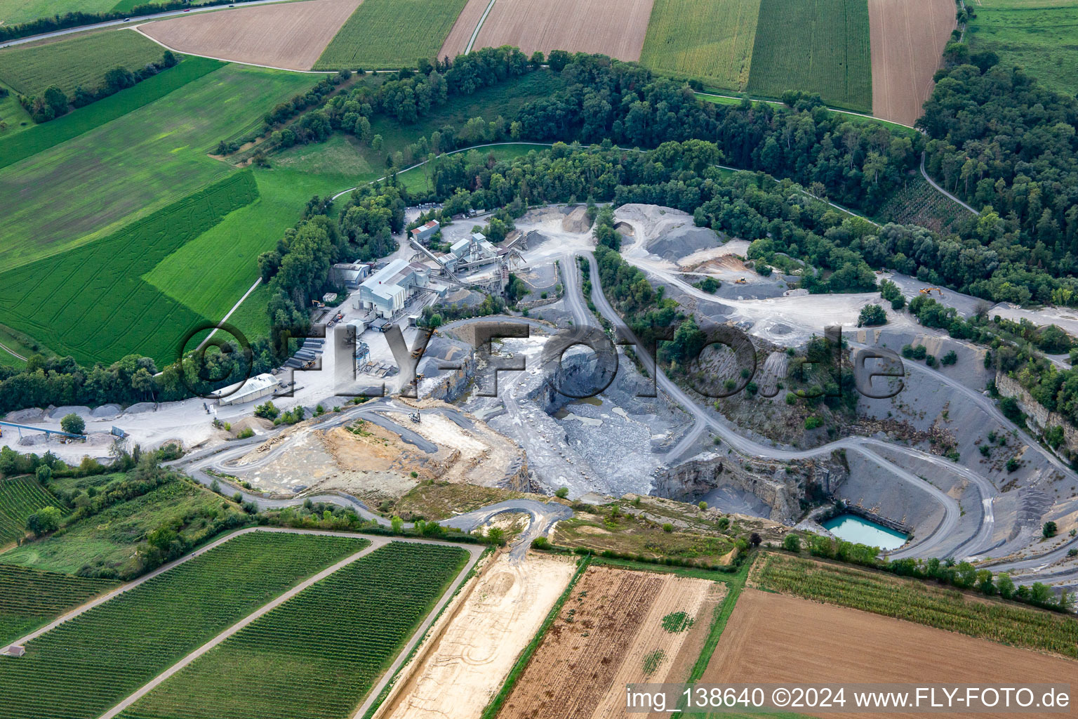 Vue aérienne de Usine bmk Steinbruchbetriebe GmbH & Co.KG Ilsfeld à le quartier Schozach in Ilsfeld dans le département Bade-Wurtemberg, Allemagne