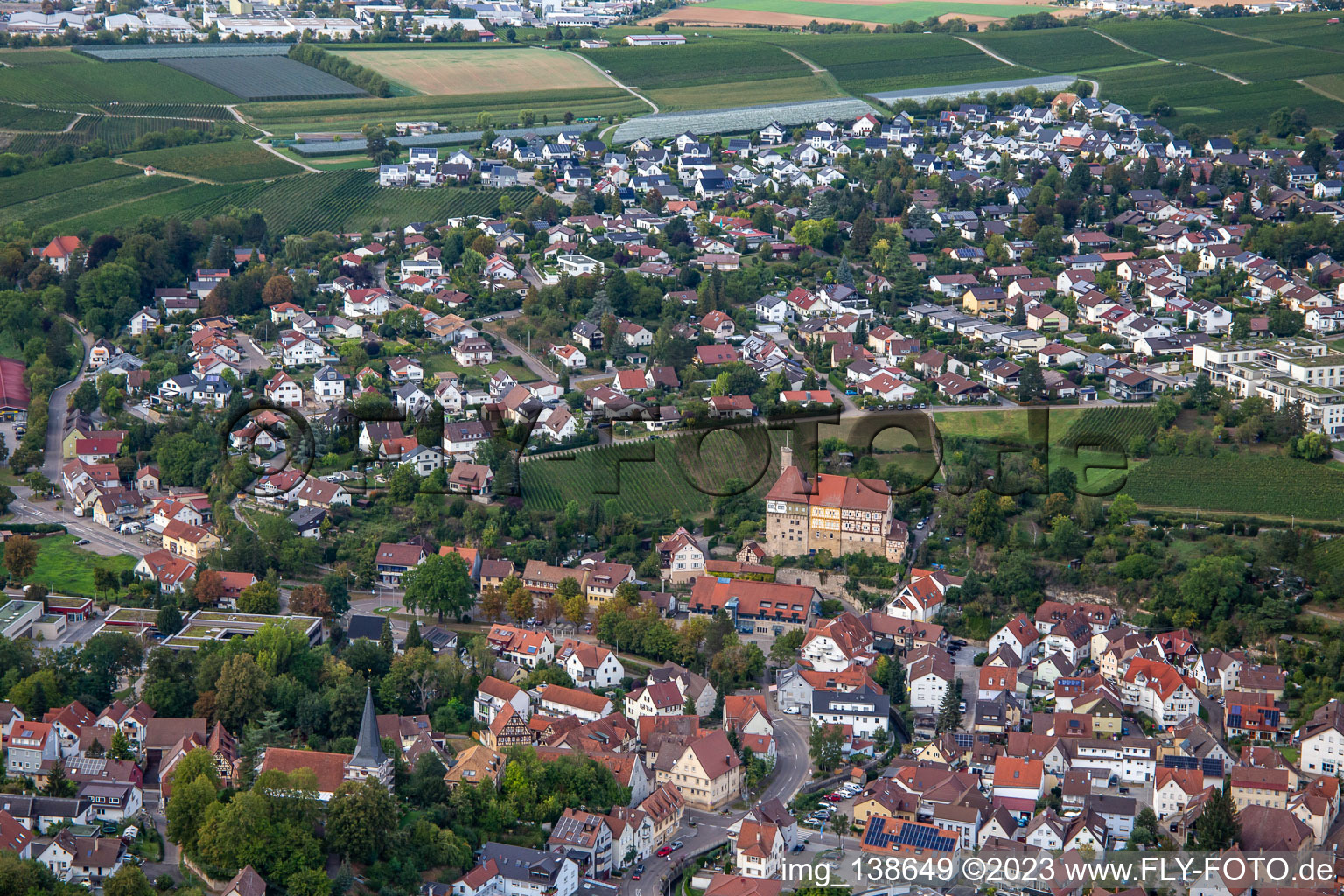 Vue aérienne de Château inférieur à Talheim dans le département Bade-Wurtemberg, Allemagne