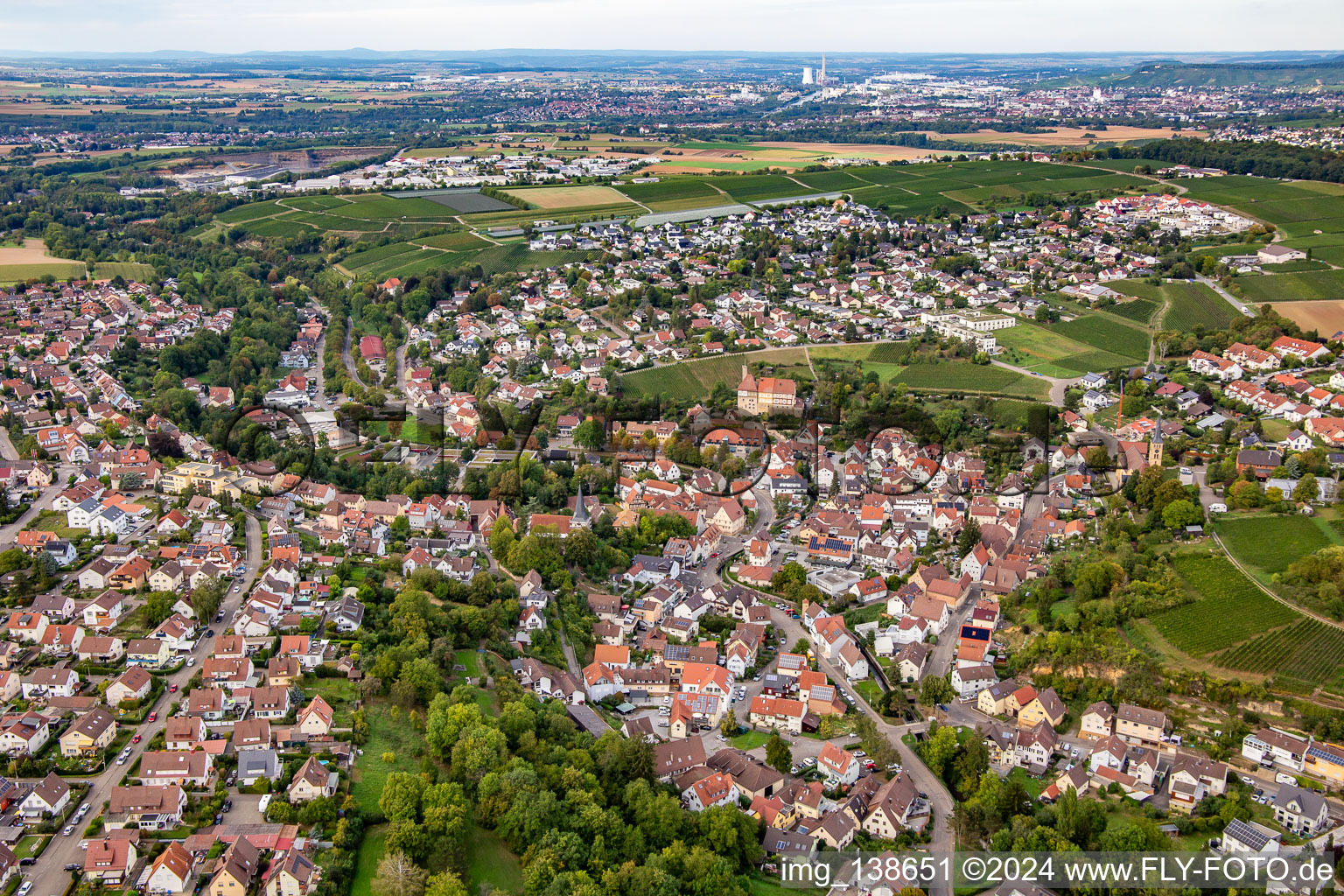 Vue aérienne de Du sud à Talheim dans le département Bade-Wurtemberg, Allemagne