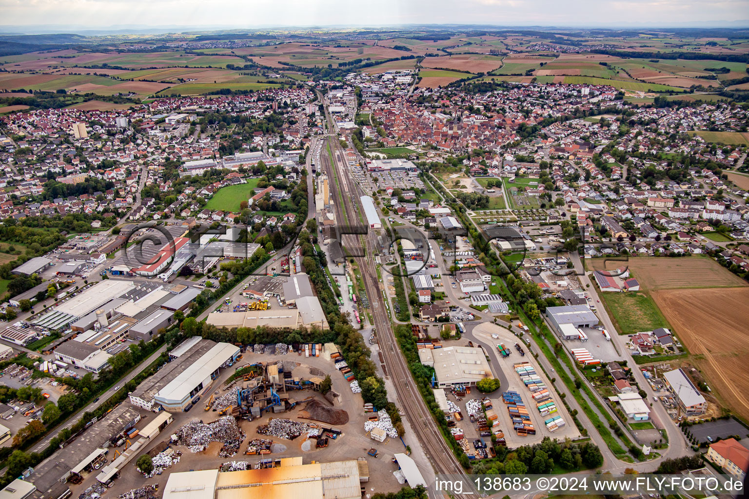 Vue aérienne de Ligne ferroviaire coupée Eppingen à Eppingen dans le département Bade-Wurtemberg, Allemagne