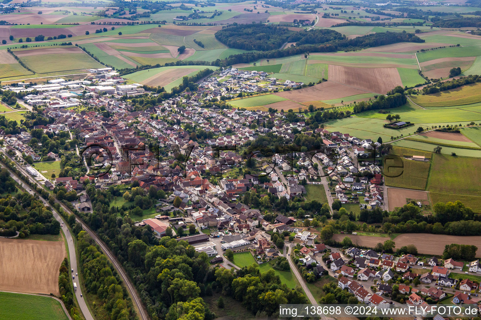 Vue aérienne de De l'est à Zaisenhausen dans le département Bade-Wurtemberg, Allemagne