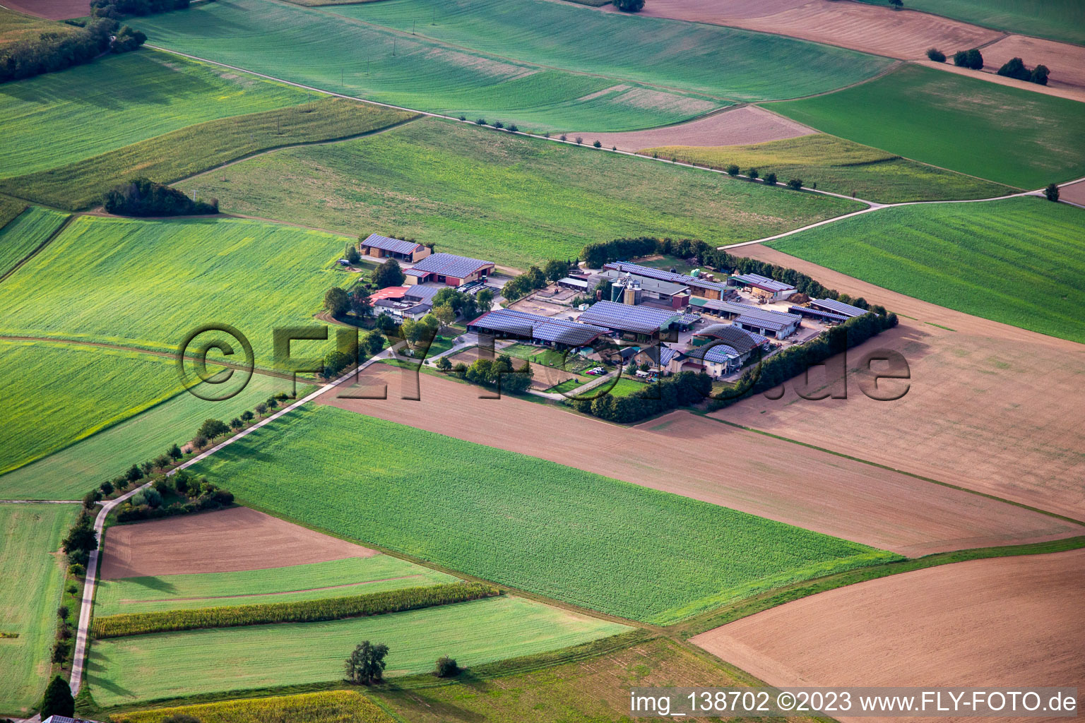 Vue aérienne de Aussiedlerhof à Zaisenhausen dans le département Bade-Wurtemberg, Allemagne