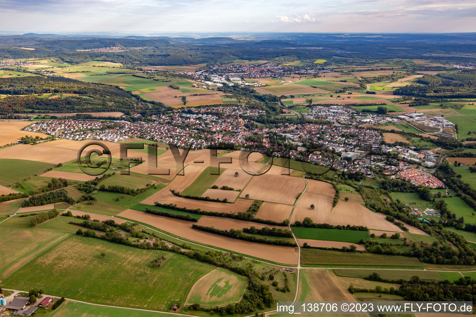 Vue aérienne de Du nord-ouest à le quartier Flehingen in Oberderdingen dans le département Bade-Wurtemberg, Allemagne