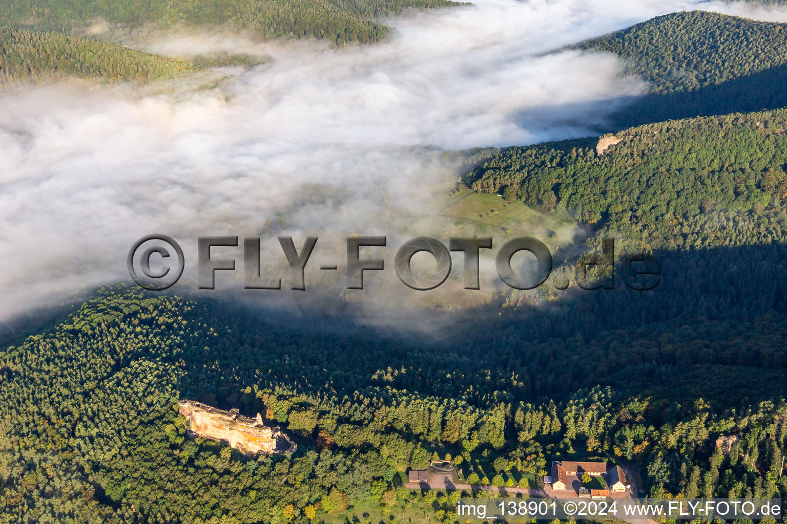 Enregistrement par drone de Château Fort de Fleckenstein à Lembach dans le département Bas Rhin, France