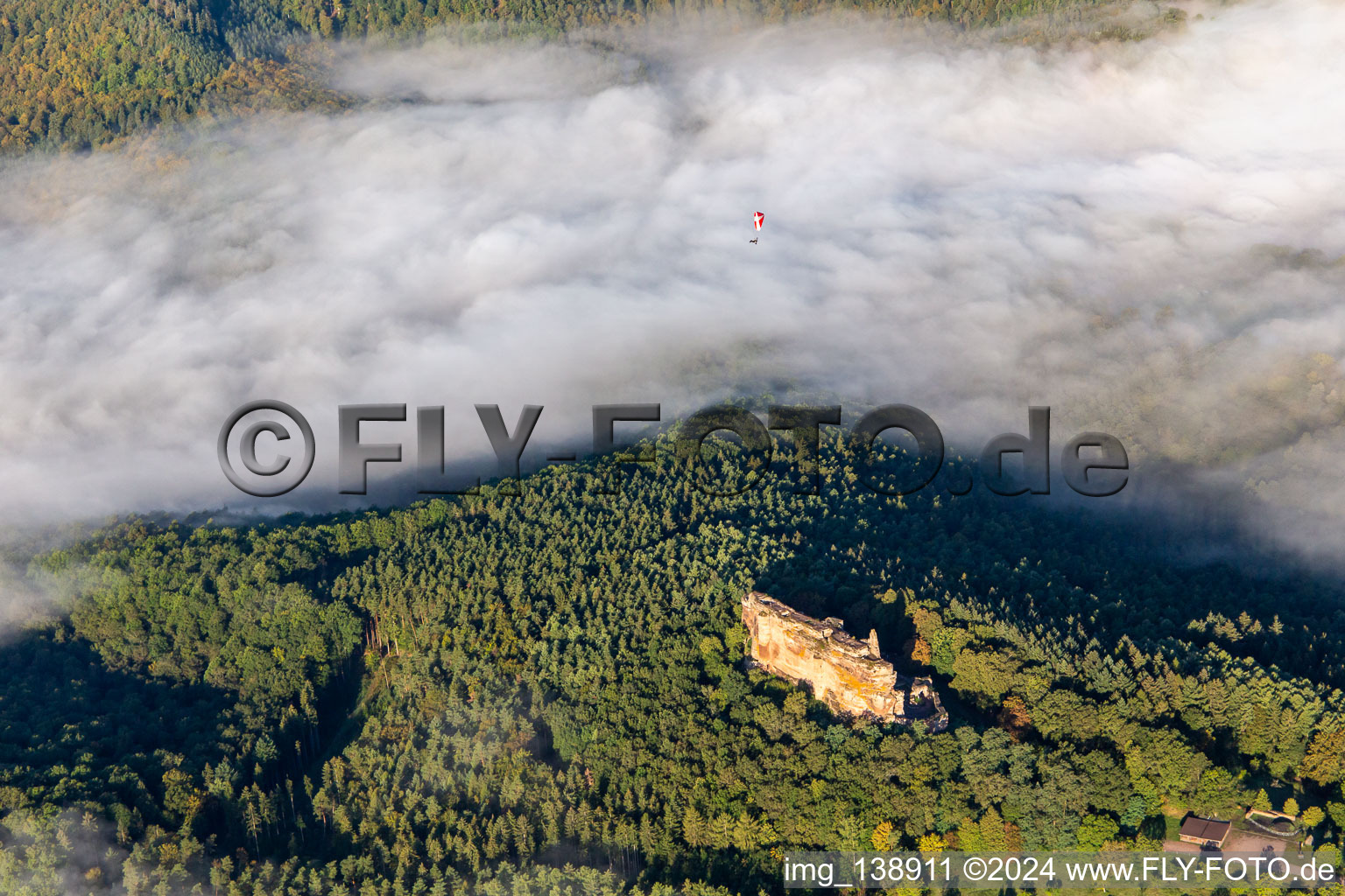 Image drone de Château Fort de Fleckenstein à Lembach dans le département Bas Rhin, France