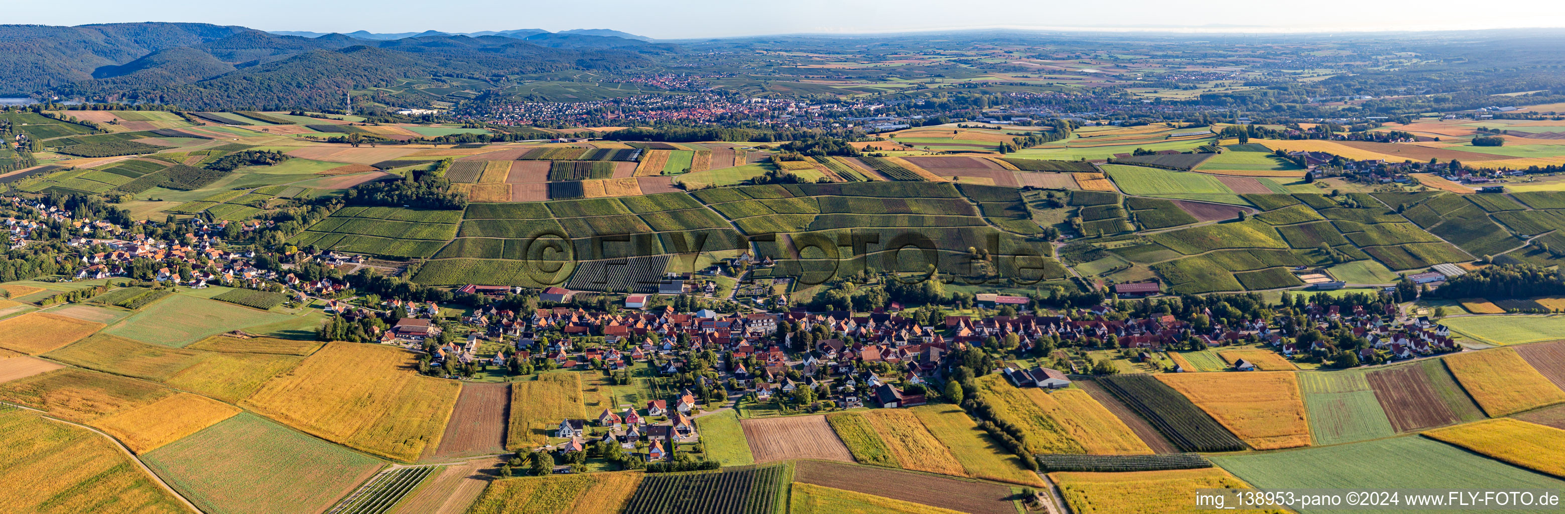 Enregistrement par drone de Steinseltz dans le département Bas Rhin, France