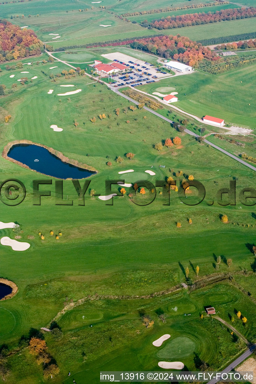 Vue aérienne de Superficie du golf Urloffen dans le quartier de Zimmern à le quartier Urloffen in Appenweier dans le département Bade-Wurtemberg, Allemagne