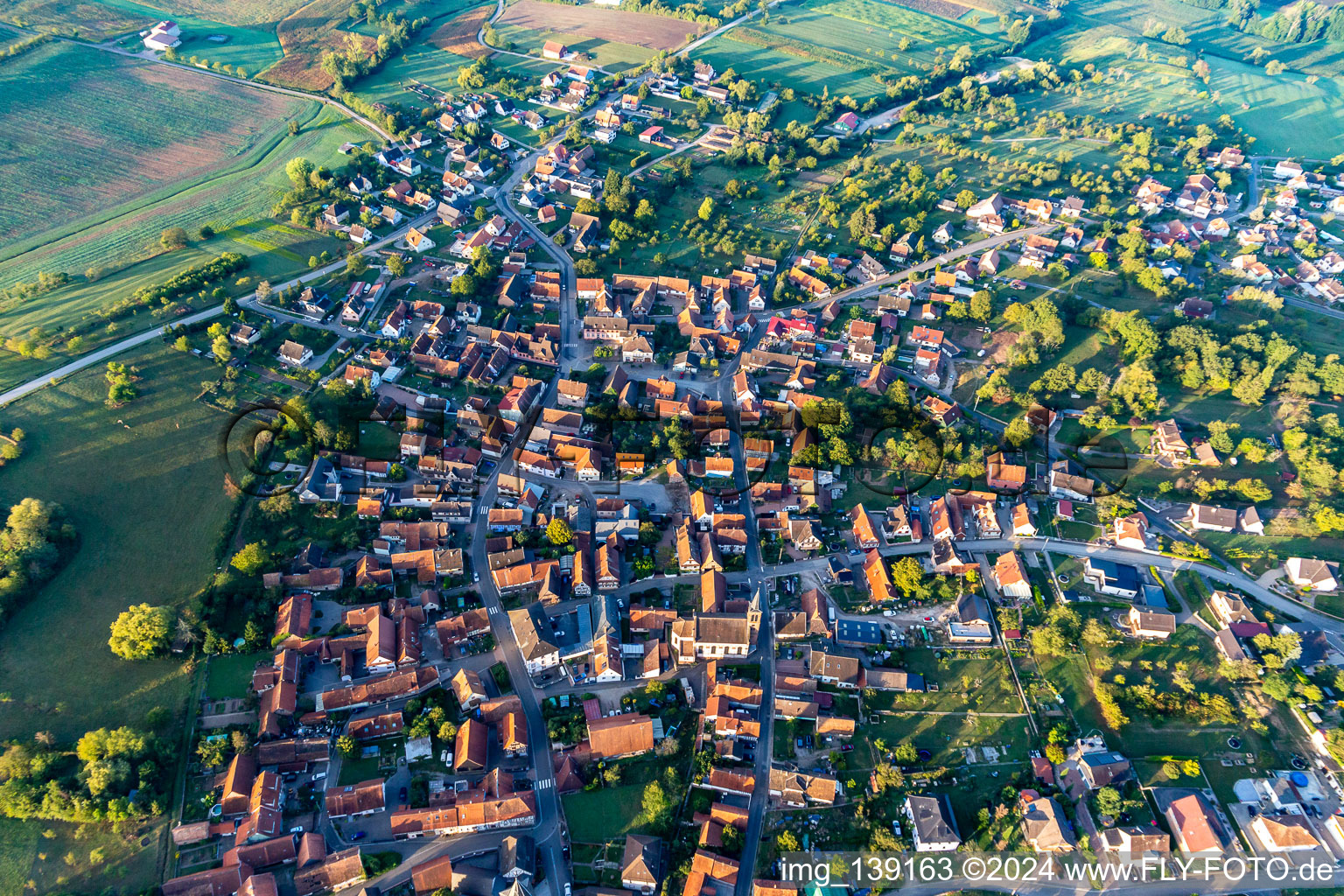 Gœrsdorf dans le département Bas Rhin, France vue du ciel