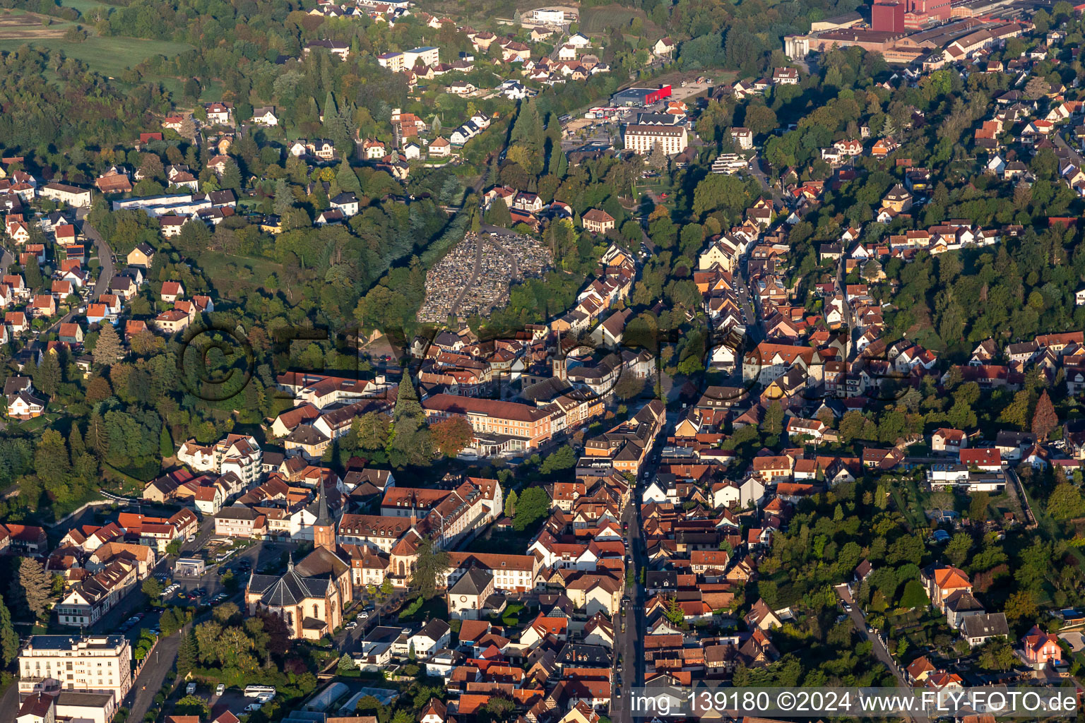 Niederbronn-les-Bains dans le département Bas Rhin, France d'en haut