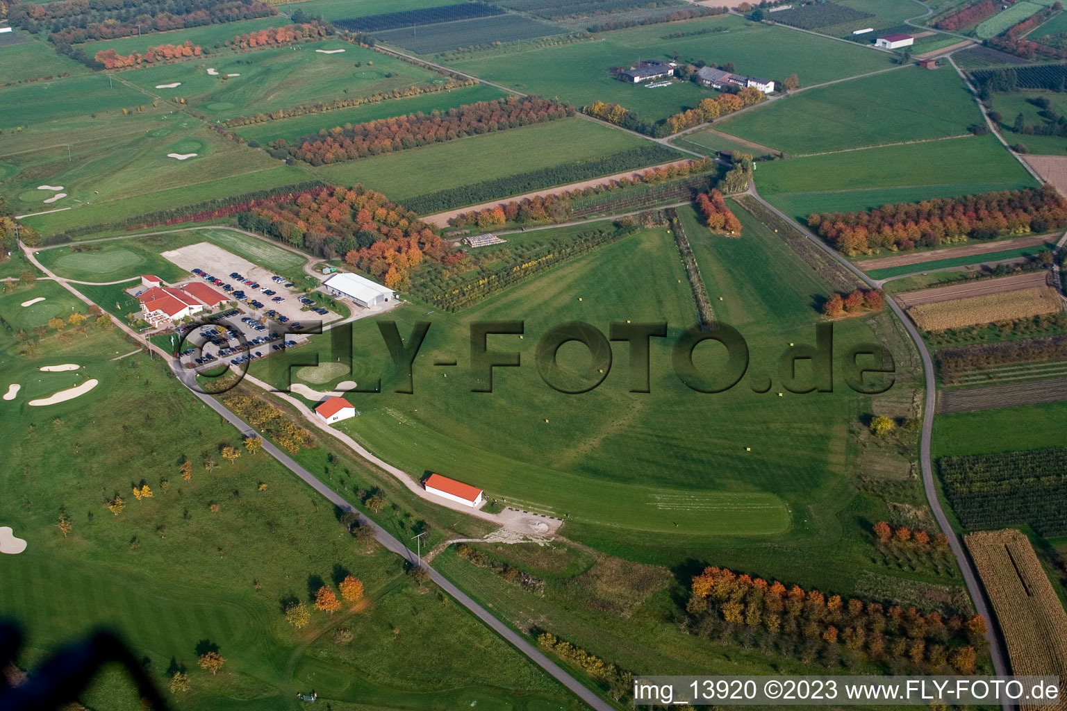 Club de golf Urloffen eV à le quartier Urloffen in Appenweier dans le département Bade-Wurtemberg, Allemagne du point de vue du drone