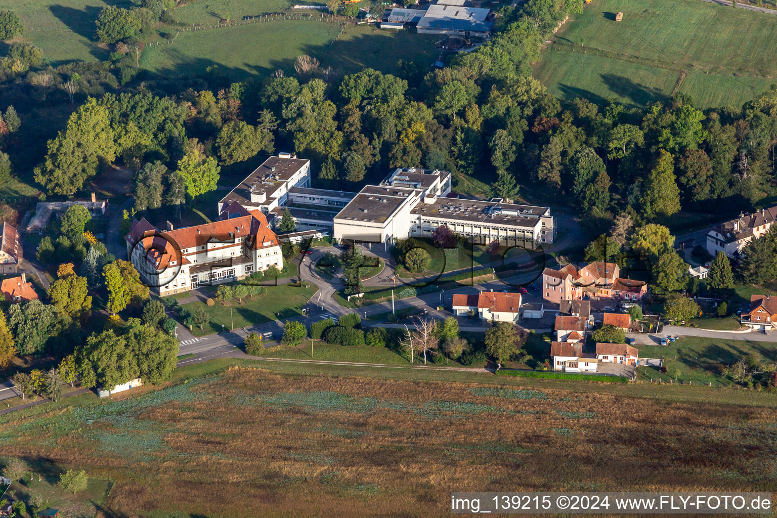 Vue aérienne de Valvital - Thermes de Morsbronn-les-Bains à Morsbronn-les-Bains dans le département Bas Rhin, France