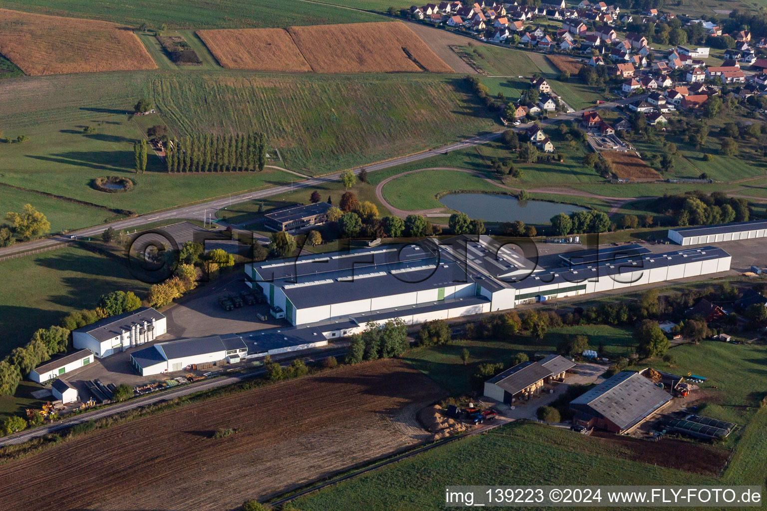 Vue aérienne de CNA TRAVAIL TEMPORAIRE à Soultz-sous-Forêts dans le département Bas Rhin, France