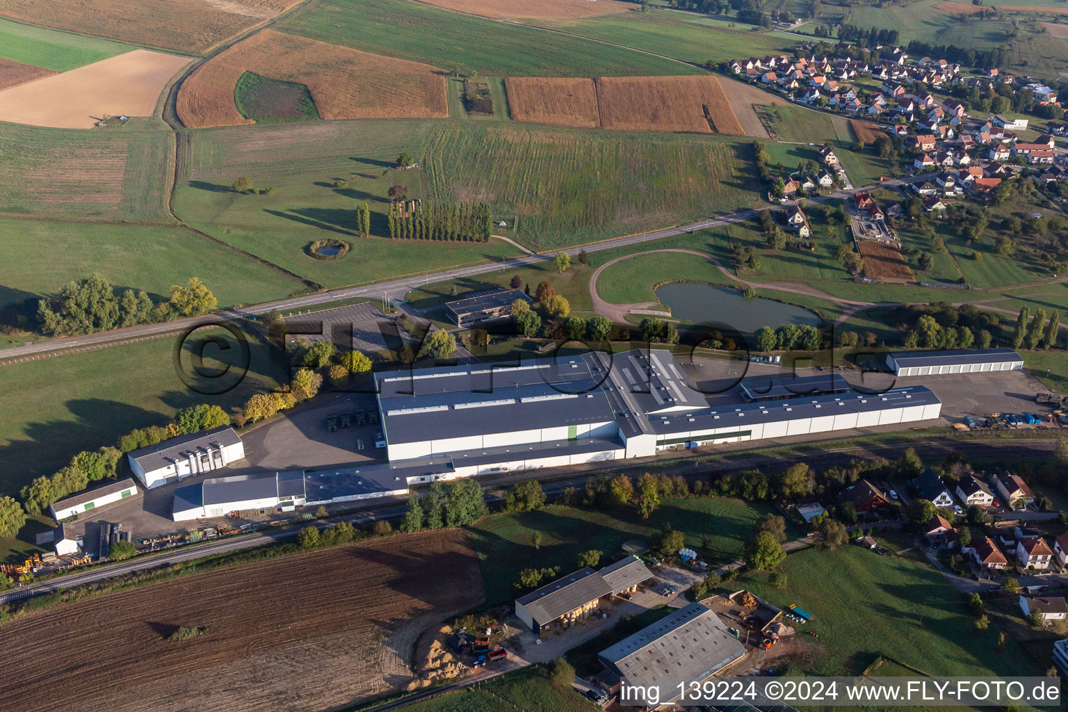 Vue aérienne de CNA TRAVAIL TEMPORAIRE à Soultz-sous-Forêts dans le département Bas Rhin, France