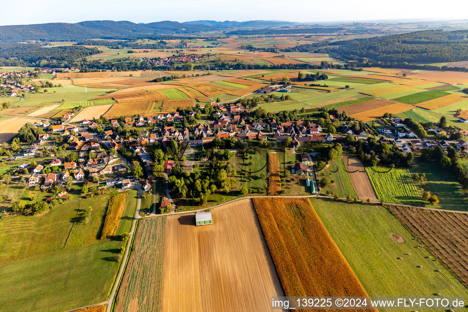 Retschwiller dans le département Bas Rhin, France d'un drone