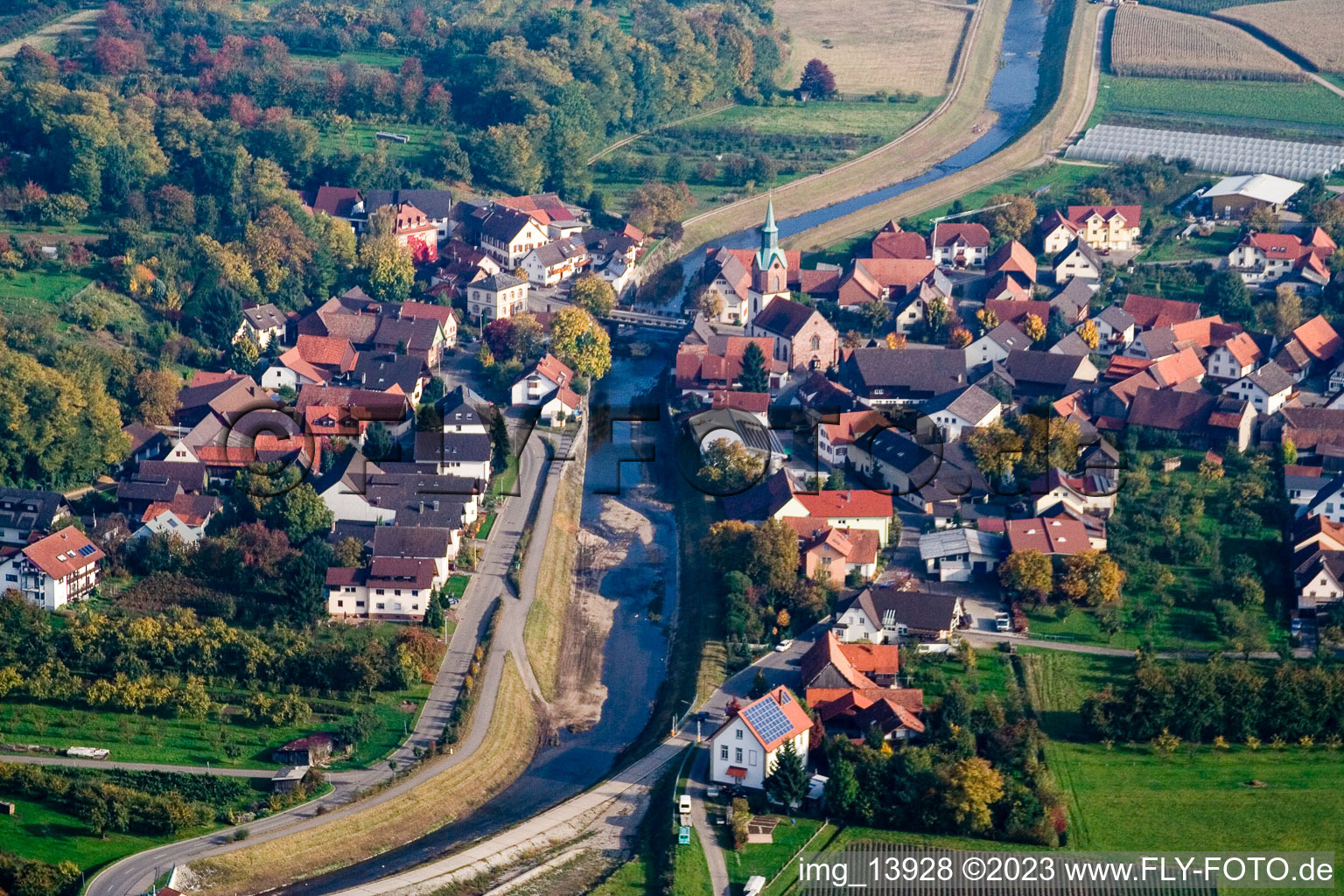 Vue aérienne de Du nord-ouest à le quartier Erlach in Renchen dans le département Bade-Wurtemberg, Allemagne