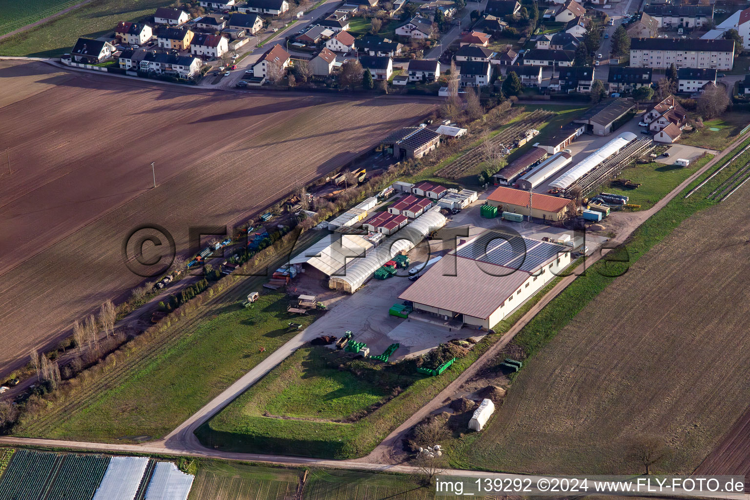 Ferme biologique Kugelmann à Kandel dans le département Rhénanie-Palatinat, Allemagne d'en haut