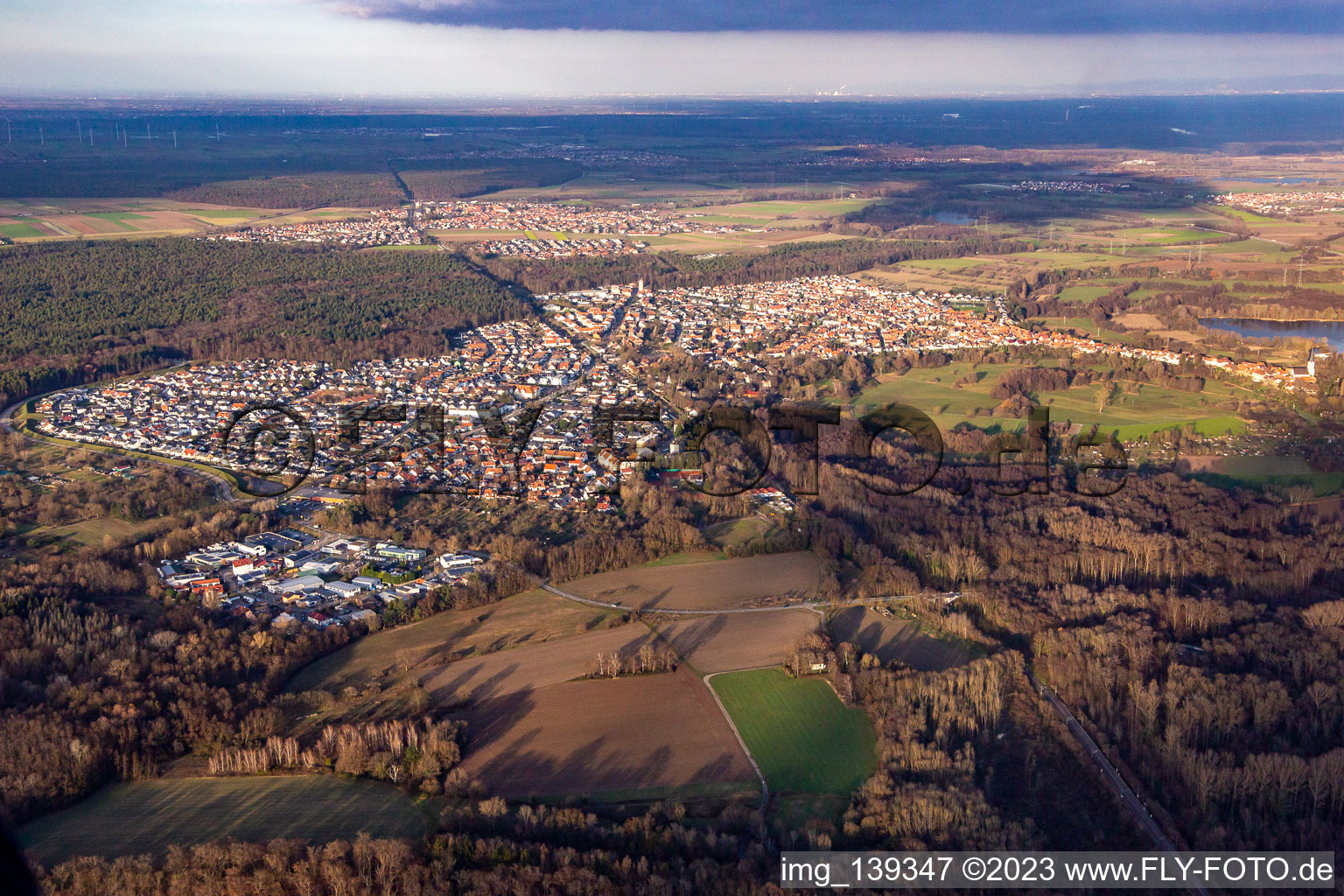 Vue aérienne de En hiver du sud-ouest à Jockgrim dans le département Rhénanie-Palatinat, Allemagne