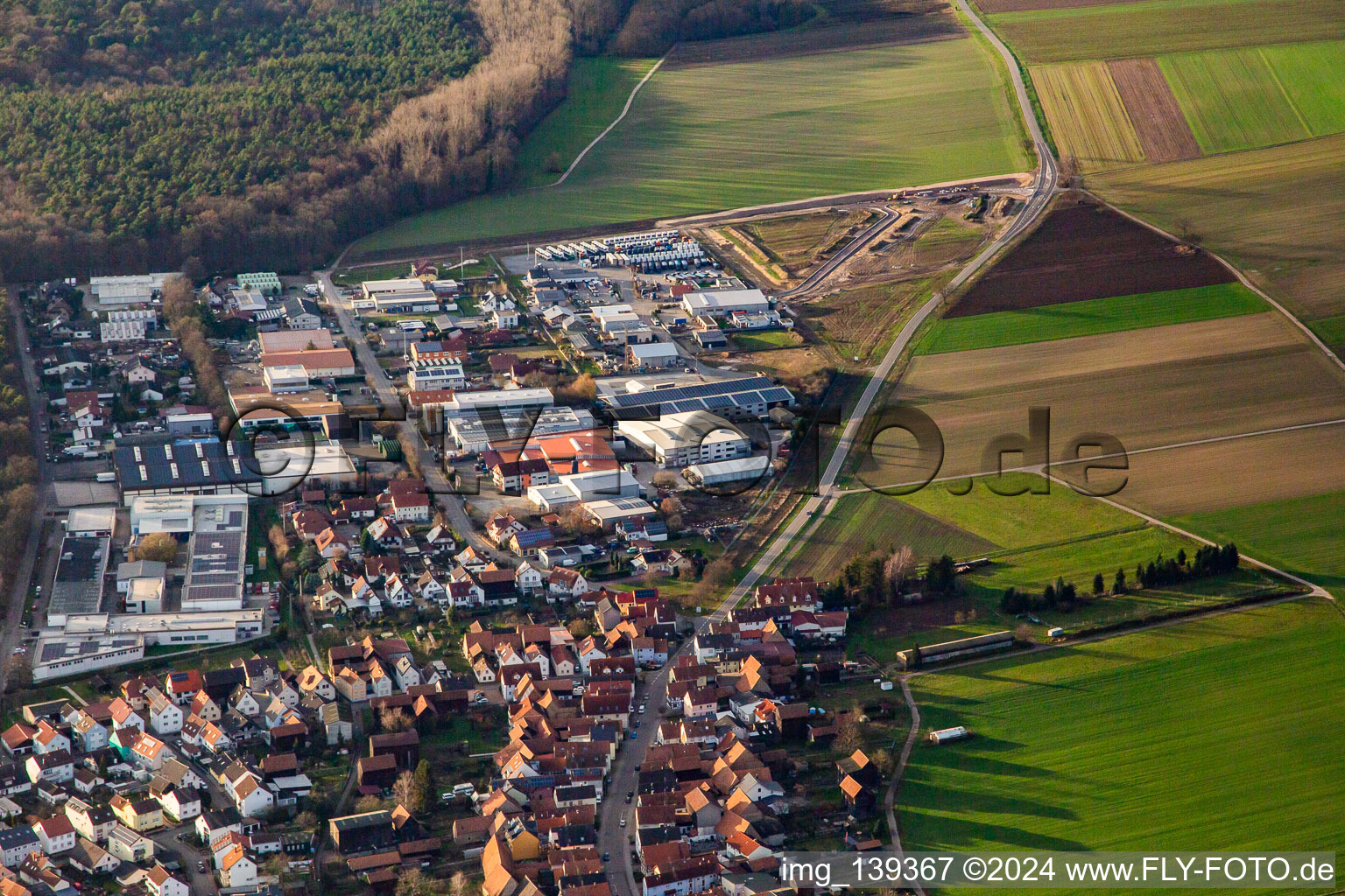 Vue aérienne de Zone d'expansion de la zone commerciale Gereutäcker à Hatzenbühl dans le département Rhénanie-Palatinat, Allemagne