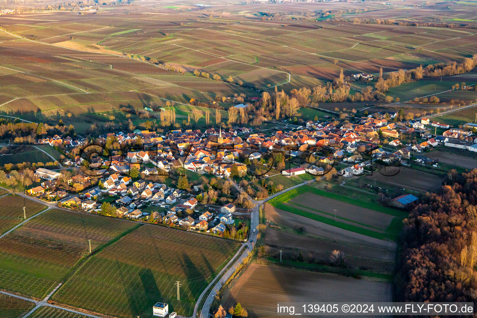 Photographie aérienne de Du sud-ouest à le quartier Heuchelheim in Heuchelheim-Klingen dans le département Rhénanie-Palatinat, Allemagne