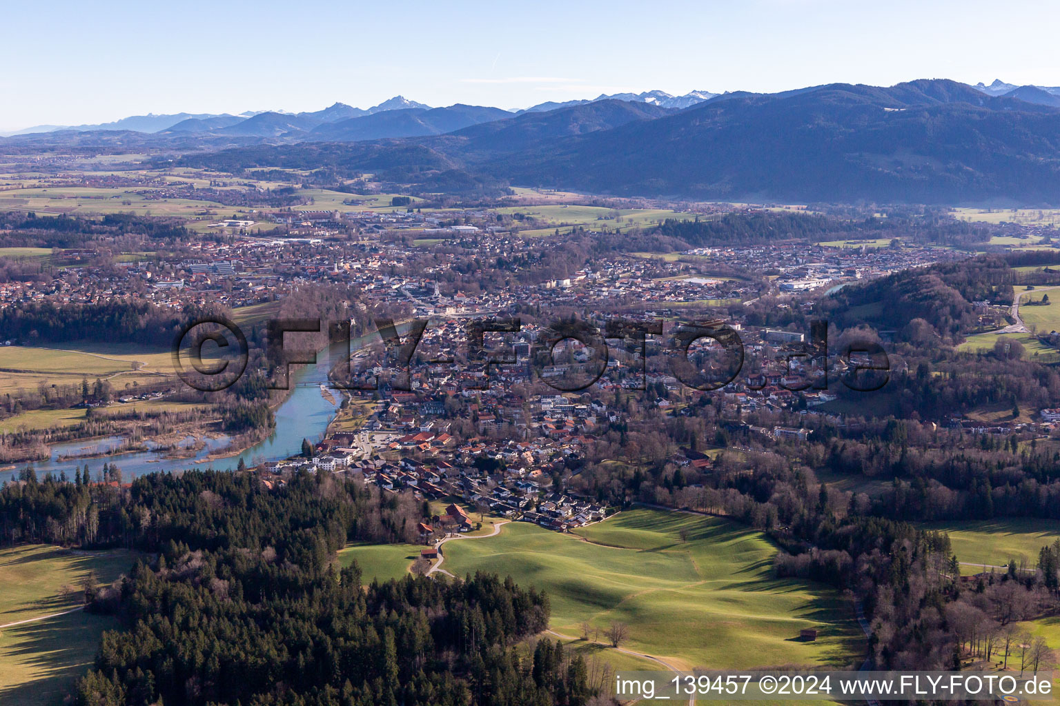 Vue aérienne de Du nord-ouest à Bad Tölz dans le département Bavière, Allemagne