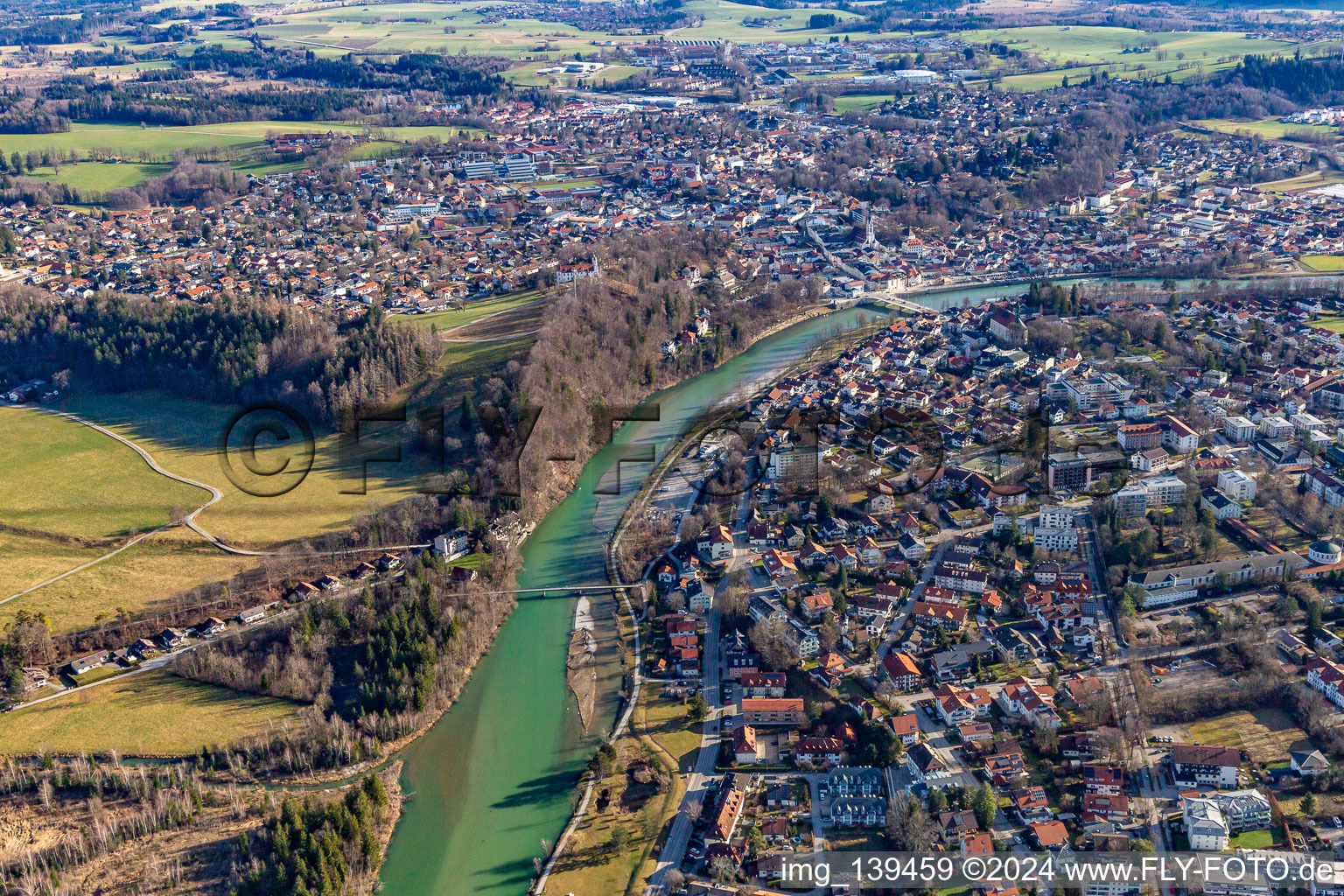 Vue aérienne de Cours de l'Isar à Bad Tölz dans le département Bavière, Allemagne