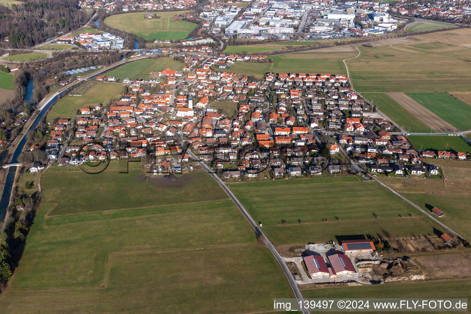 Vue aérienne de Geltling du sud à le quartier Gelting in Geretsried dans le département Bavière, Allemagne