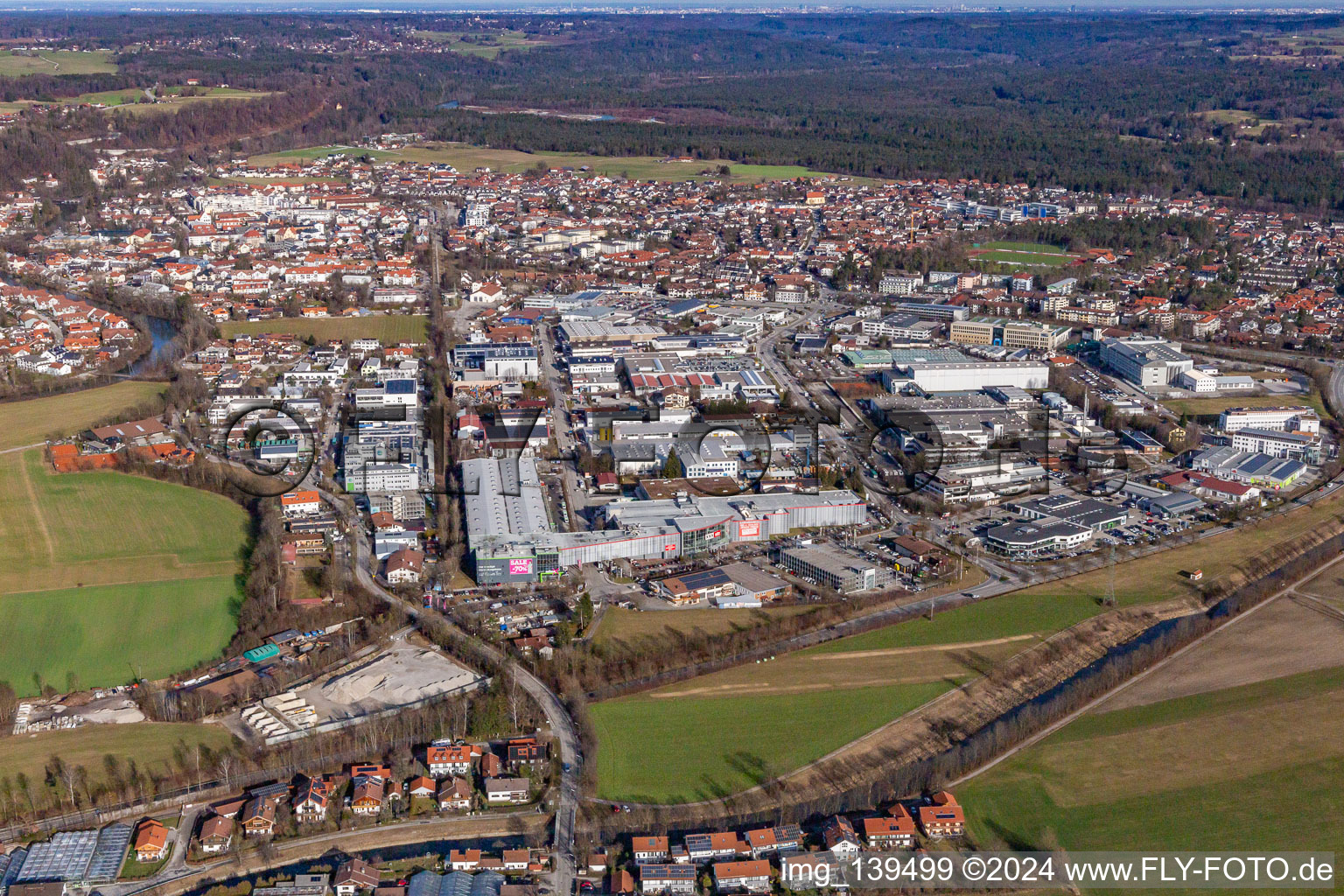 Vue aérienne de Zone industrielle Raiffeisenstr à Wolfratshausen dans le département Bavière, Allemagne