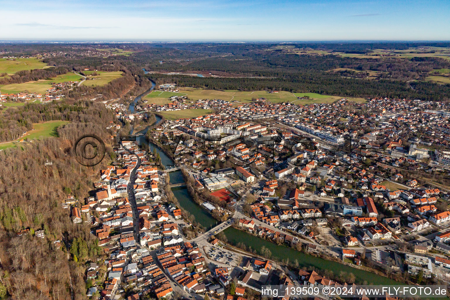 Vue aérienne de Du sud à Wolfratshausen dans le département Bavière, Allemagne