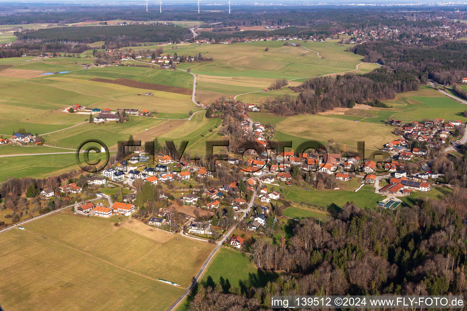 Vue aérienne de Quartier Dorfen in Icking dans le département Bavière, Allemagne