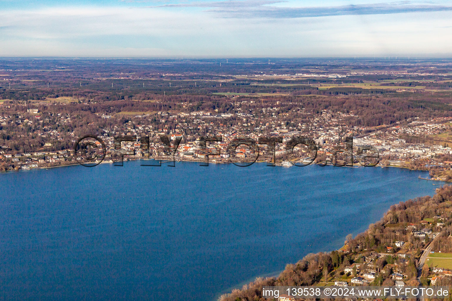 Vue aérienne de Du sud-est à le quartier Percha in Starnberg dans le département Bavière, Allemagne