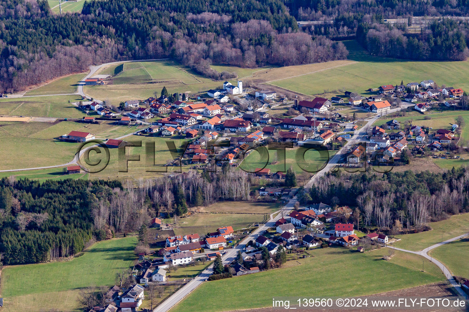 Vue aérienne de De l'ouest à le quartier Höhenrain in Berg dans le département Bavière, Allemagne