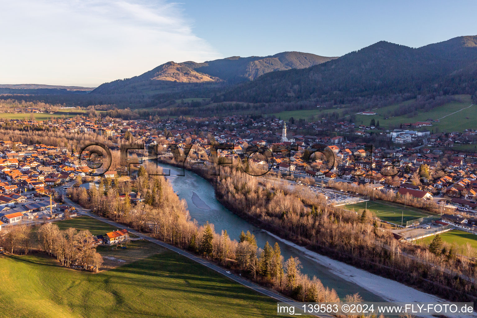 Vue aérienne de Du sud à Lenggries dans le département Bavière, Allemagne