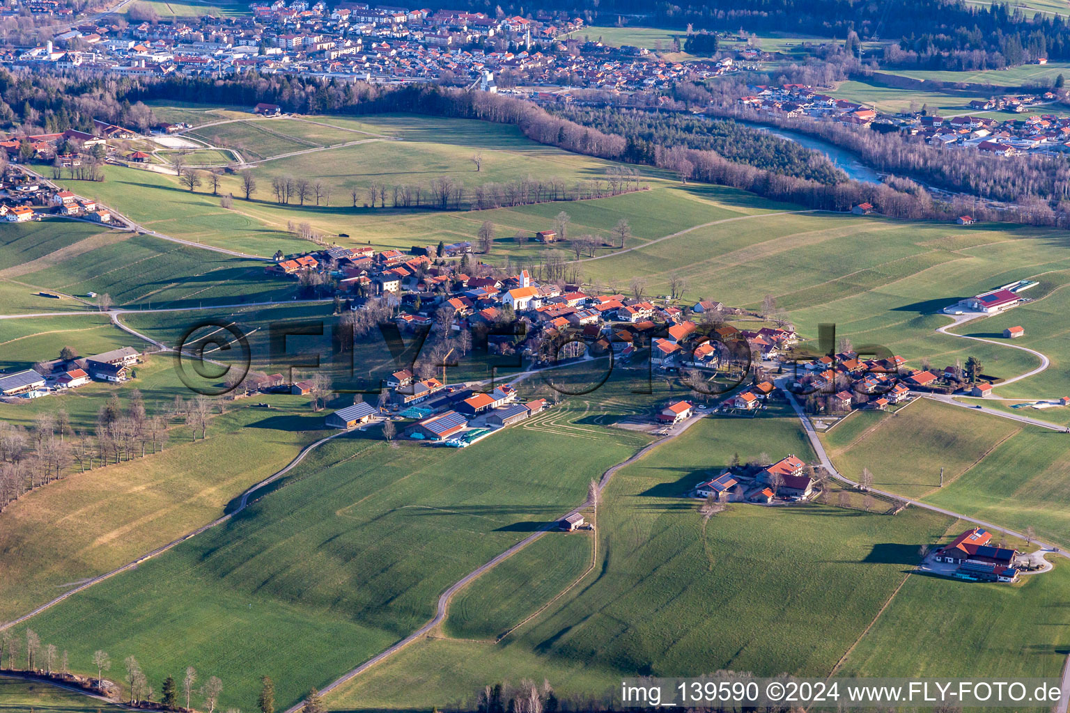 Vue aérienne de Wackersberg dans le département Bavière, Allemagne