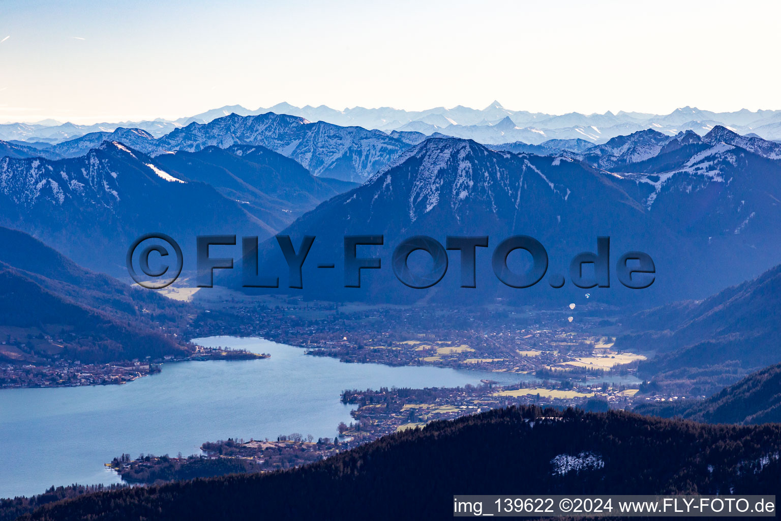 Photographie aérienne de Du nord-ouest à le quartier Holz in Tegernsee dans le département Bavière, Allemagne