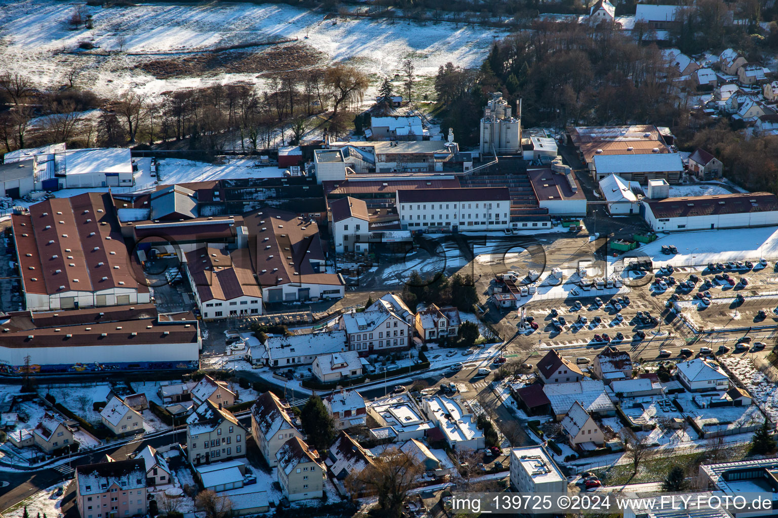 Vue aérienne de Burstner SA à Wissembourg dans le département Bas Rhin, France