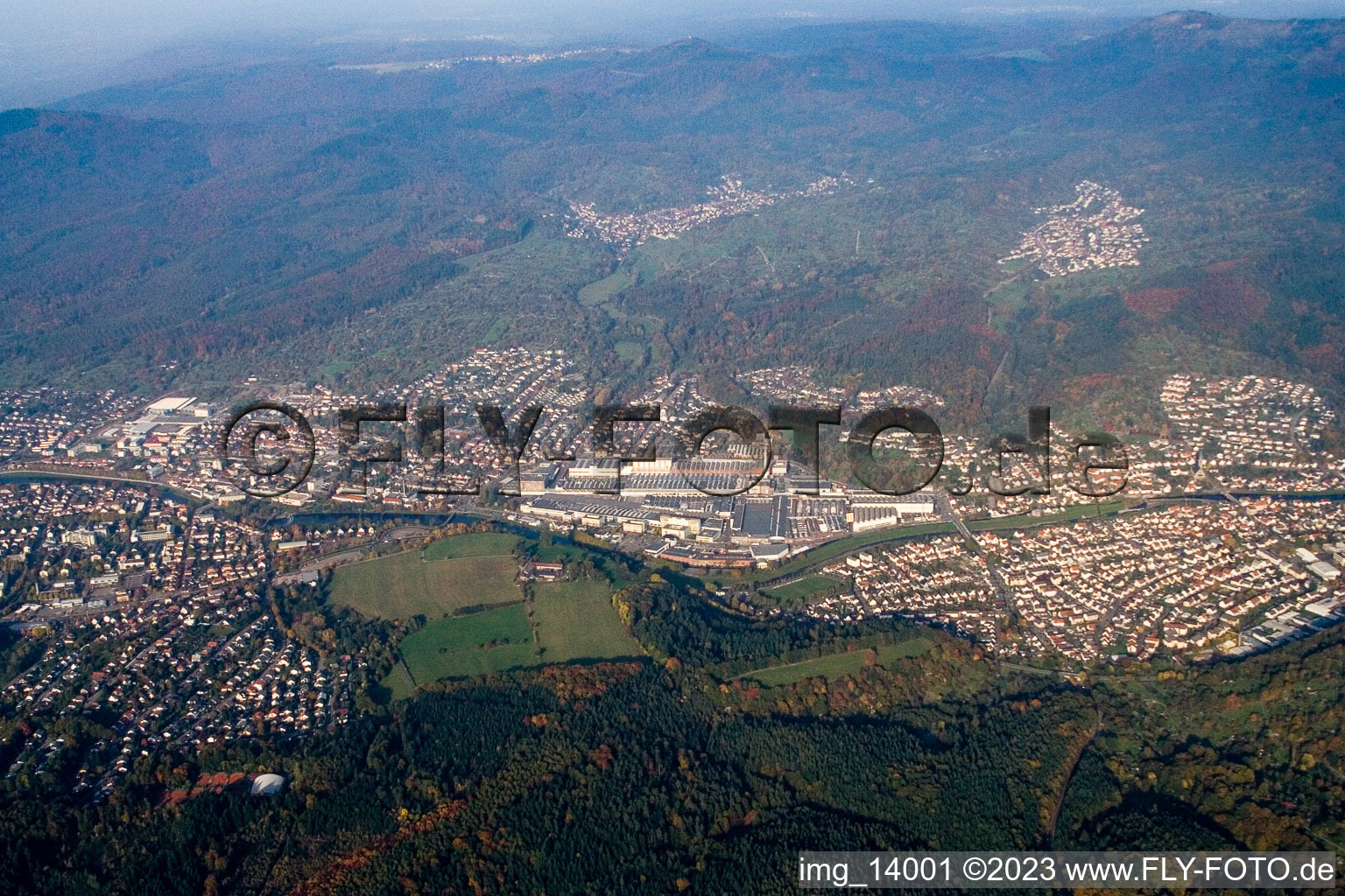 Gaggenau dans le département Bade-Wurtemberg, Allemagne du point de vue du drone